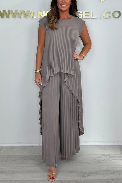 Set of pleated short-sleeved irregular midi top and wide-leg trousers with elasticated waist